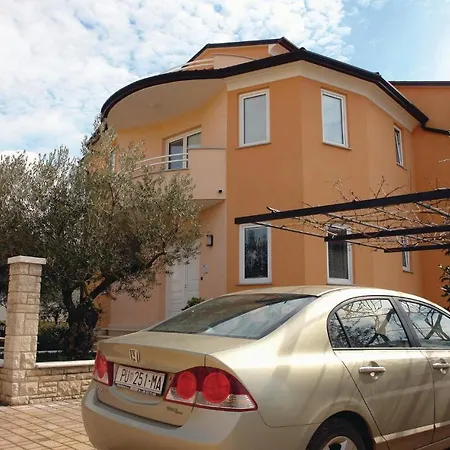 2 Bedroom Awesome Apartment In Novigrad Apartment